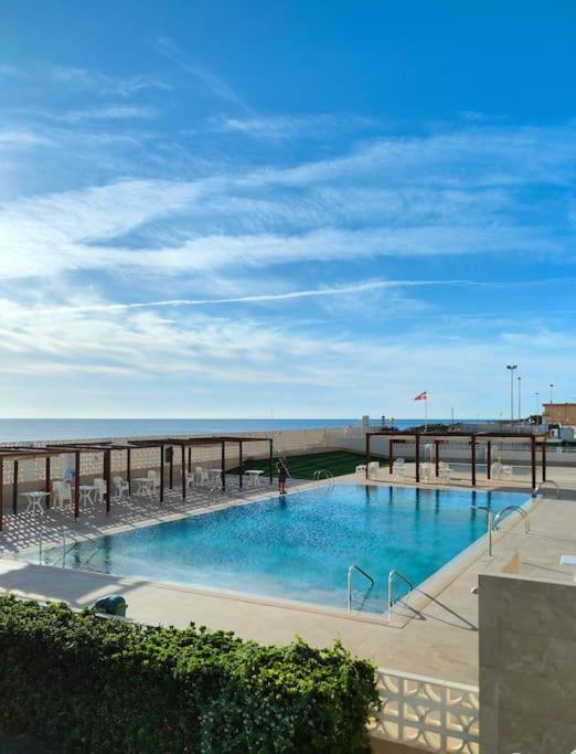 Apartamento Premium Con 5 Piscinas Barbacoa Tenis Frontenis Mareny Blau Exterior photo